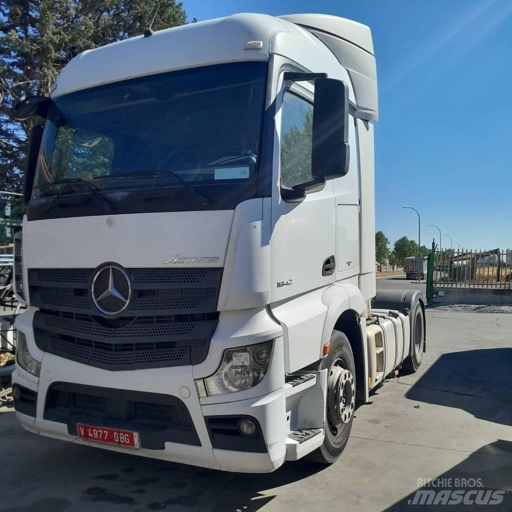 Mercedes-Benz 1842 Vilcēji