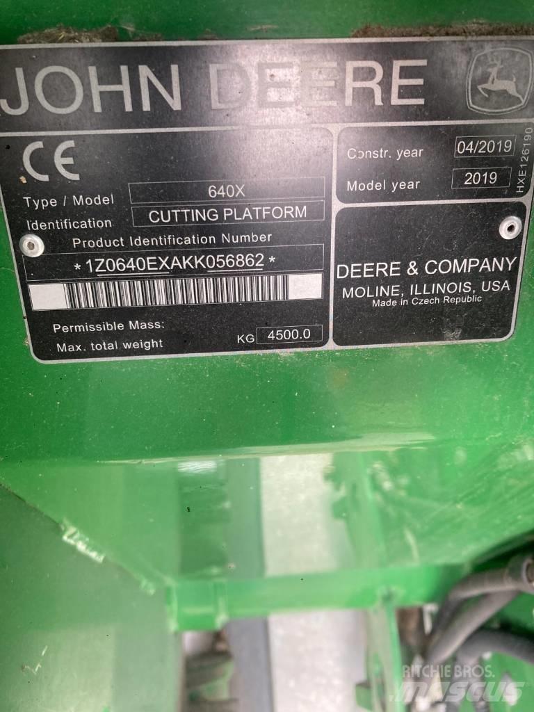 John Deere 640 X Ražas novākšanas kombaini