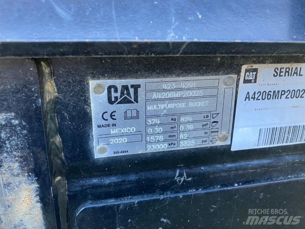 CAT 262 D Lietoti riteņu kompaktiekrāvēji
