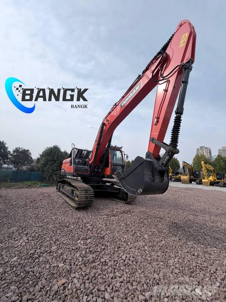Doosan DX 225 LC Kāpurķēžu ekskavatori