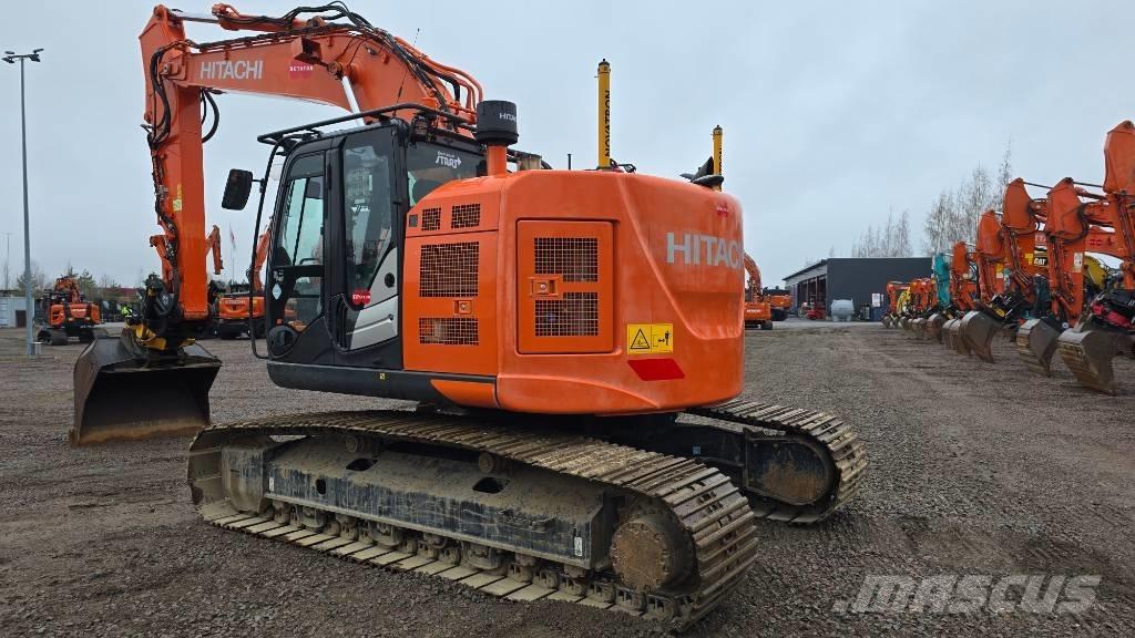 Hitachi ZX 225USLC-6 Kāpurķēžu ekskavatori