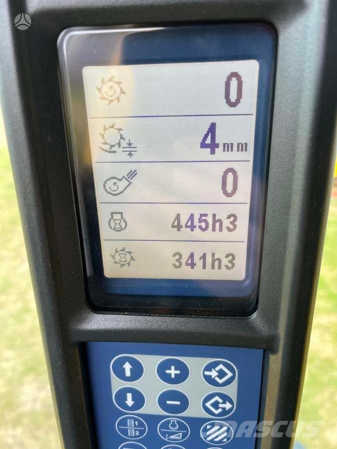 New Holland TC 5.70 Ražas novākšanas kombaini