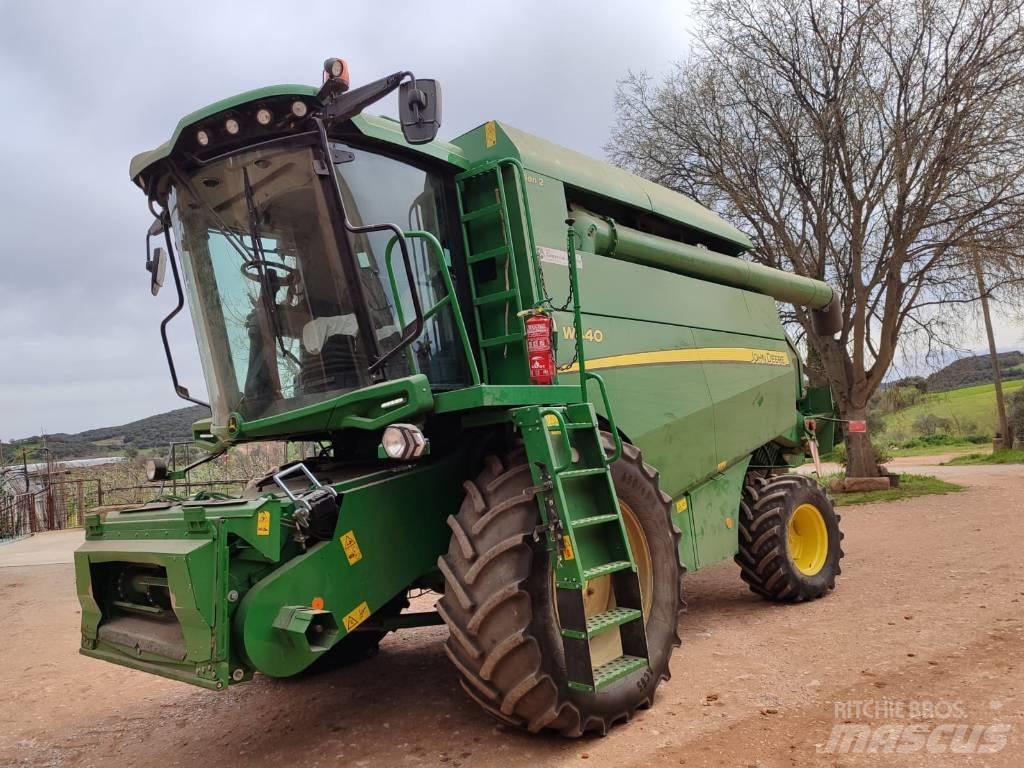 John Deere W 440 Ražas novākšanas kombaini