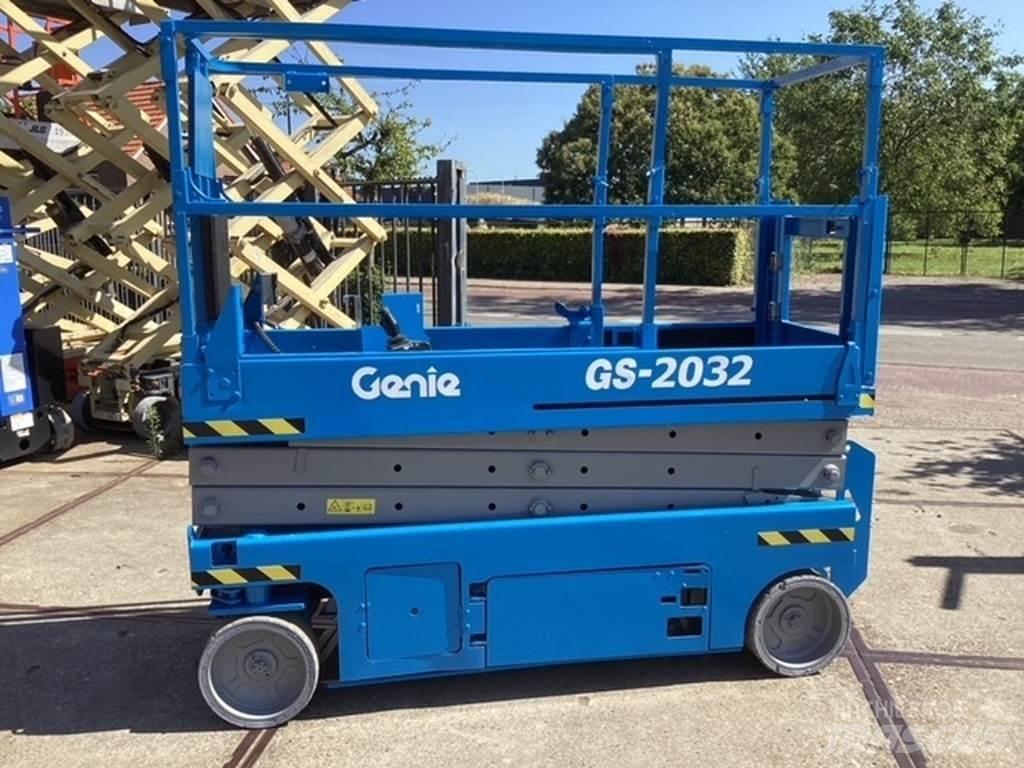 Genie GS2032 Šķerveida pacēlāji