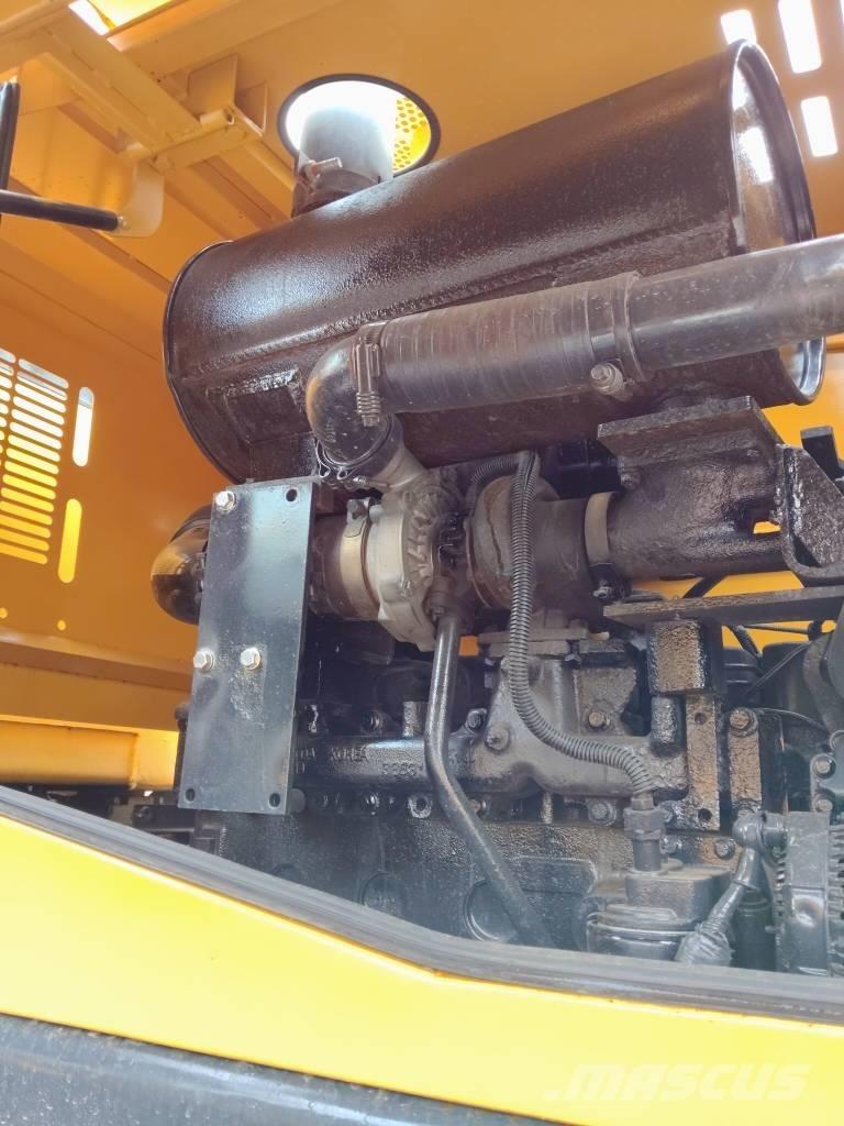 Komatsu WA 320-5 Iekrāvēji uz riteņiem