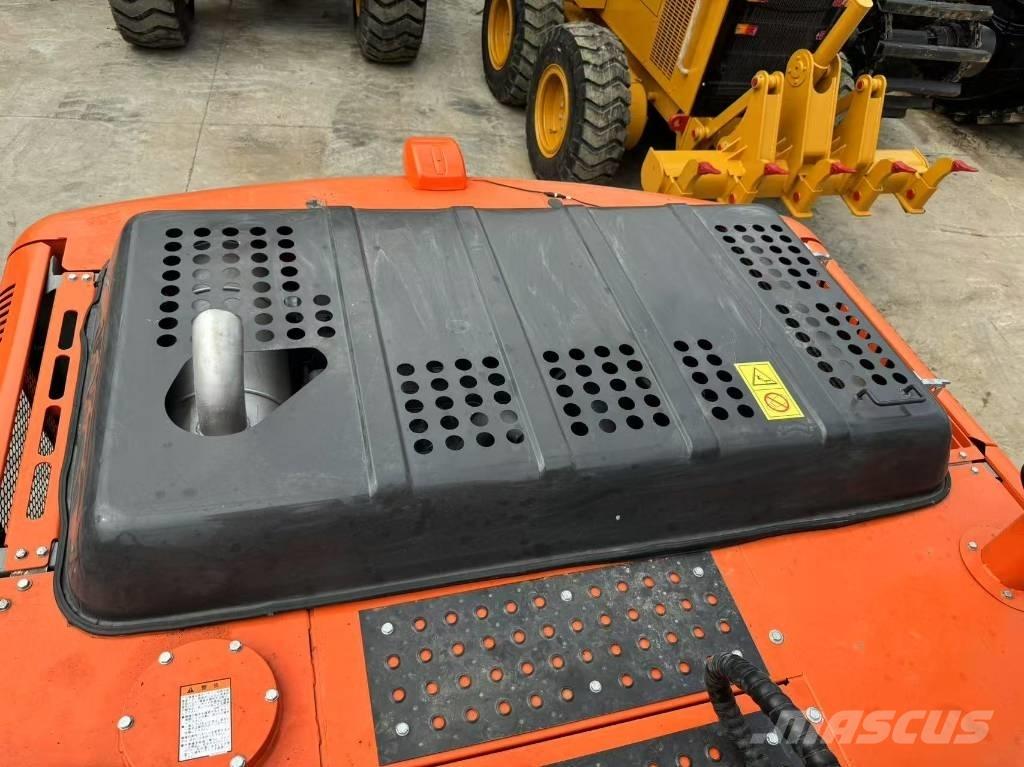 Hitachi ZX 200-3 G Kāpurķēžu ekskavatori
