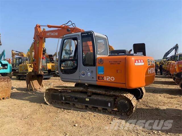 Hitachi EX120 Kāpurķēžu ekskavatori