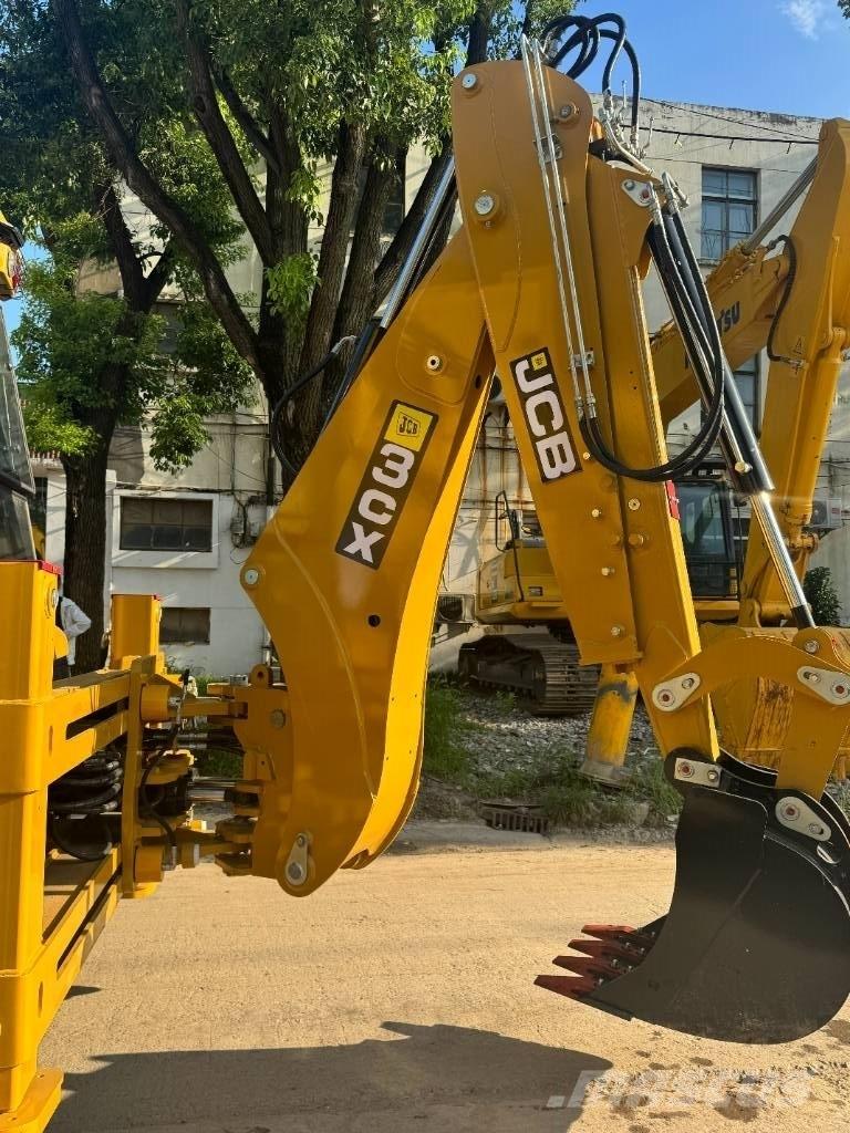 JCB 3 CX Ekskavatori-iekrāvēji
