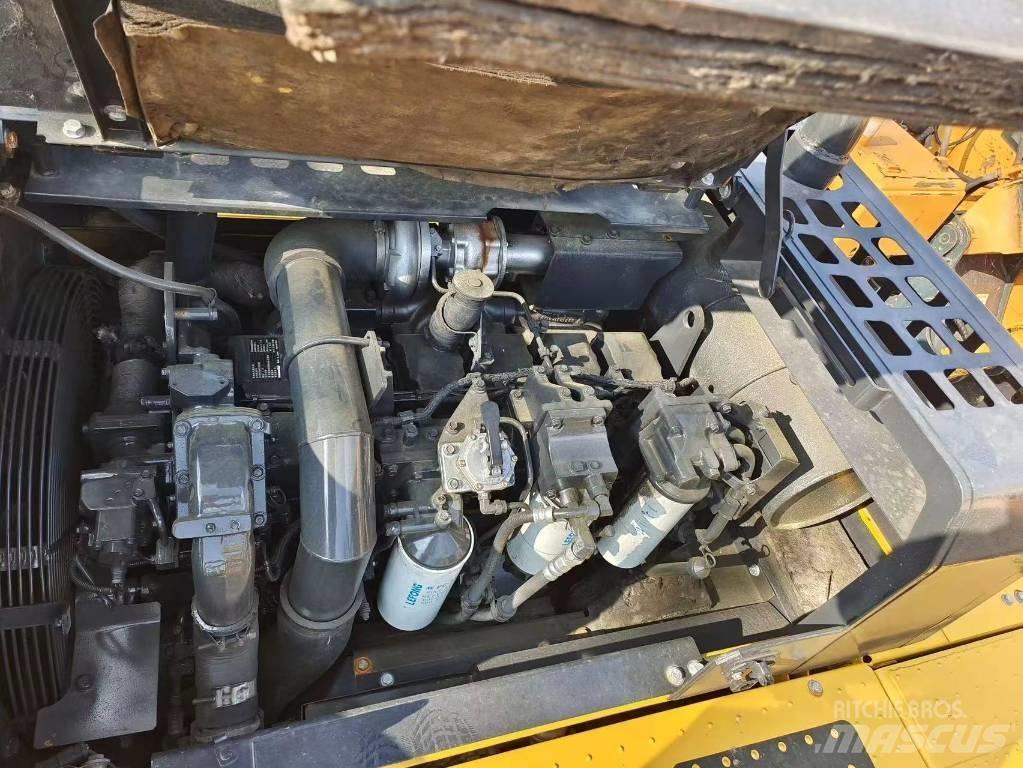 Komatsu PC 400 LC-8 Kāpurķēžu ekskavatori