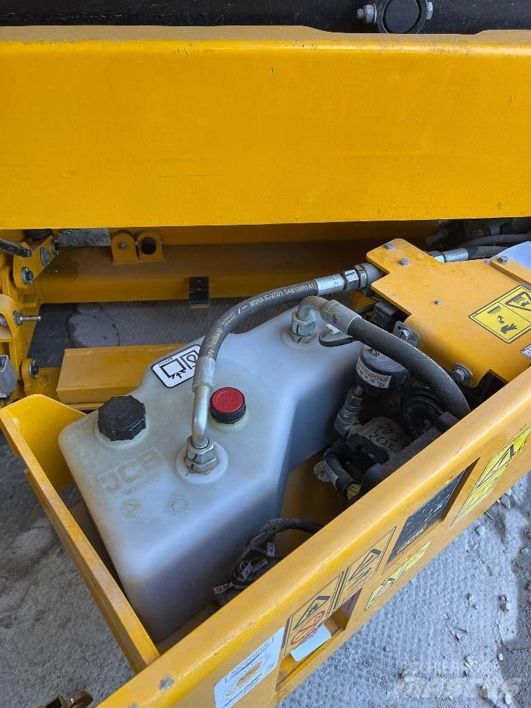 JCB S 2032 E Šķerveida pacēlāji