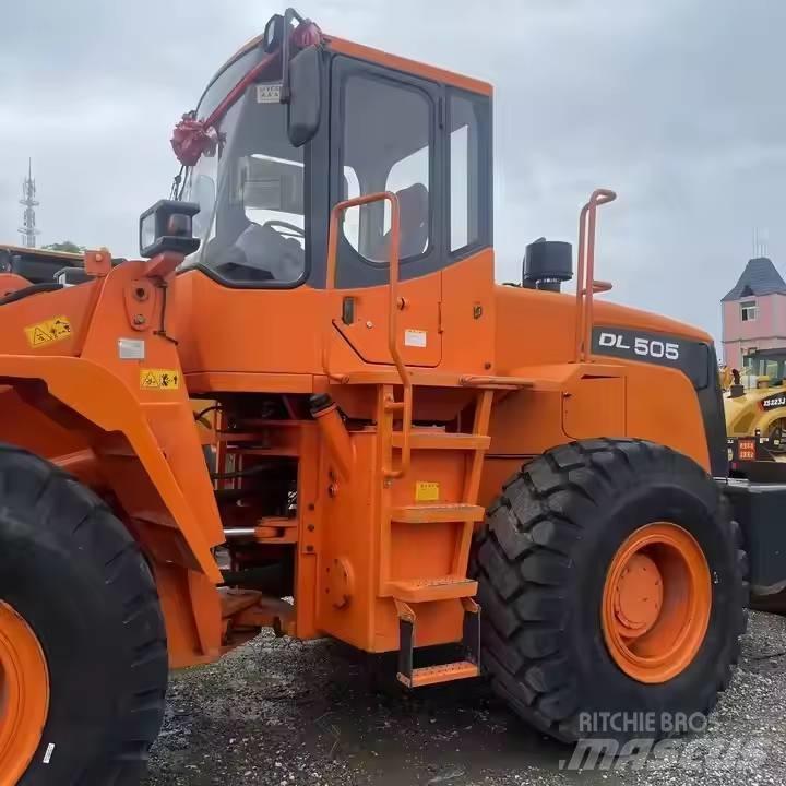 Doosan DL505 Iekrāvēji uz riteņiem