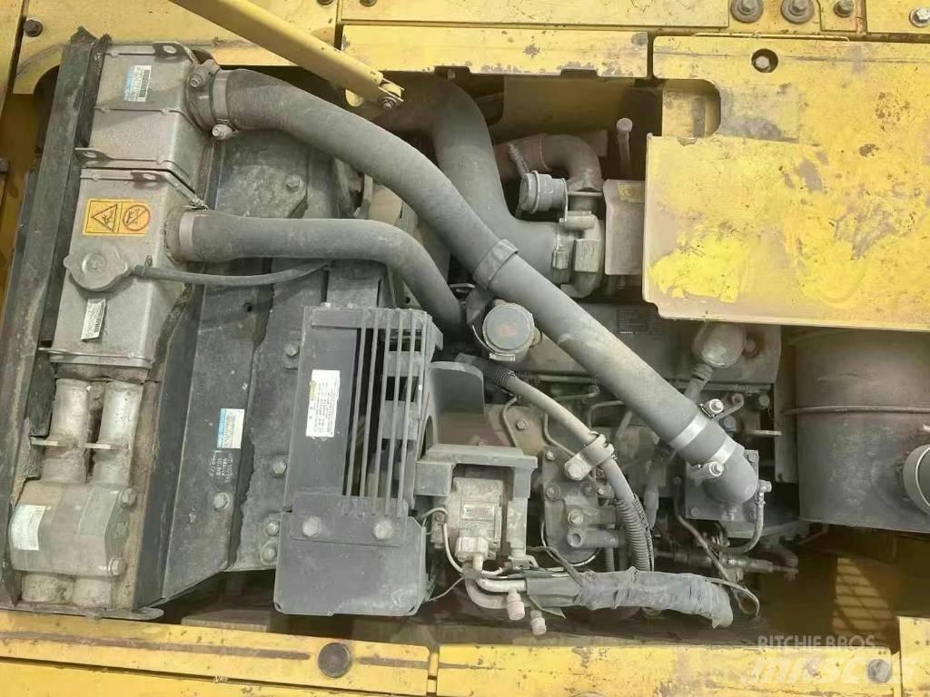 Komatsu PC 130 Kāpurķēžu ekskavatori