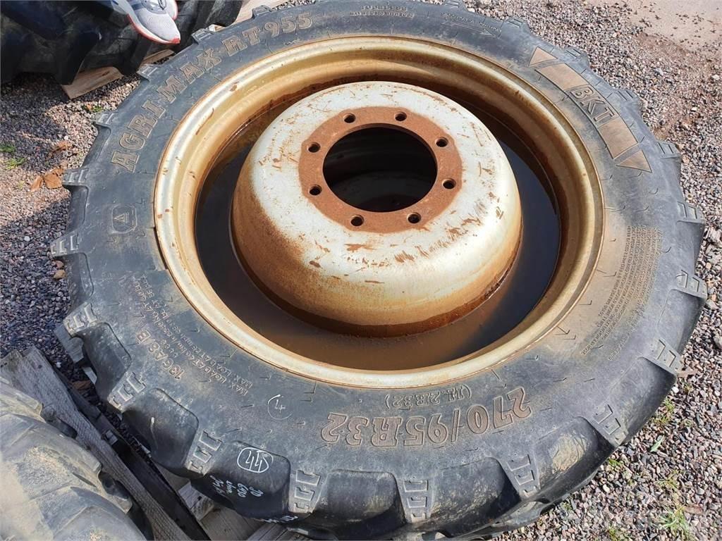 BKT 270/95R32 x2 Riepas, riteņi un diski