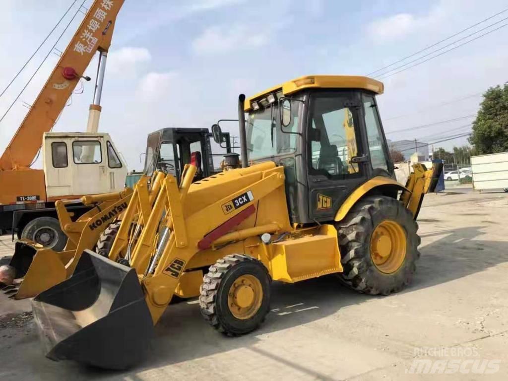 JCB 3cx Ekskavatori-iekrāvēji