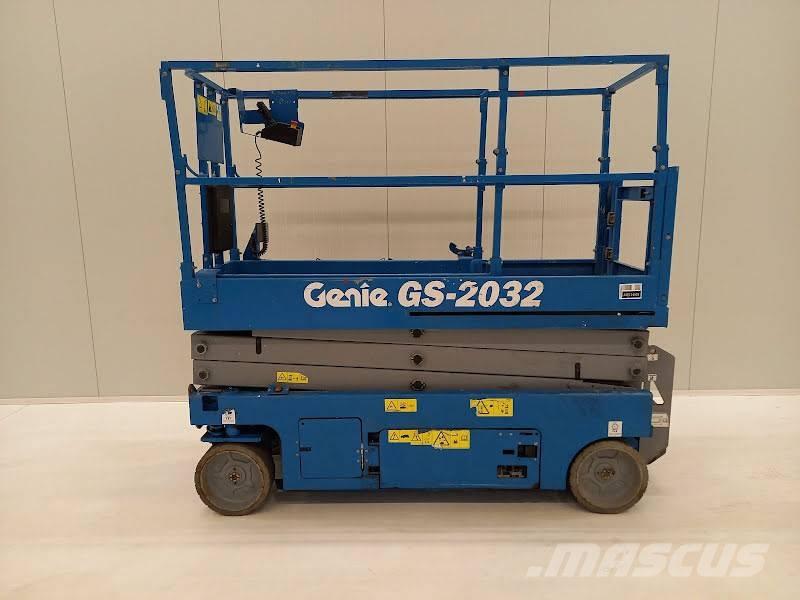Genie GS 2032 Šķerveida pacēlāji
