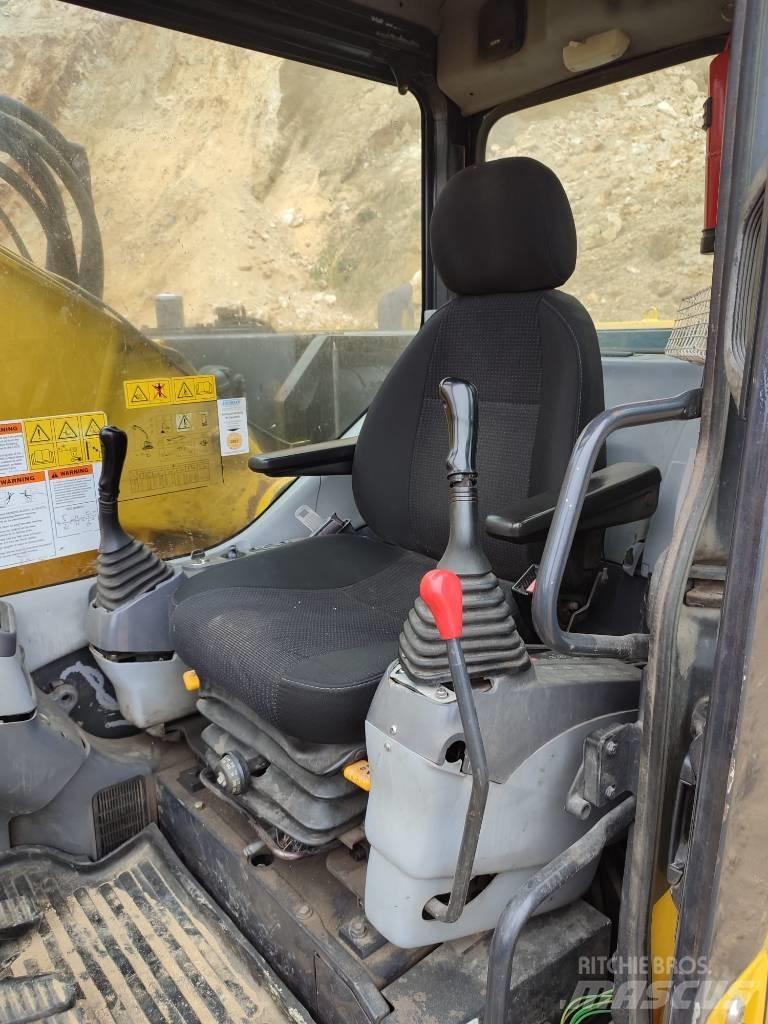 Komatsu PC 228 LC-3 Kāpurķēžu ekskavatori