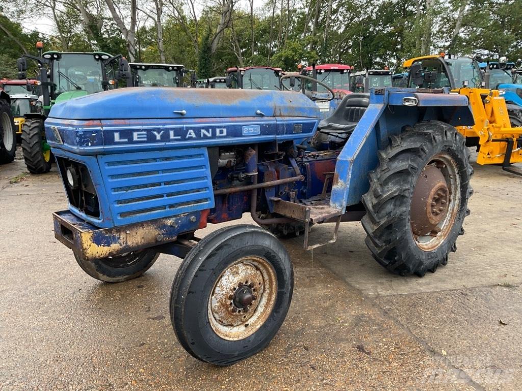 Leyland 253 Traktori