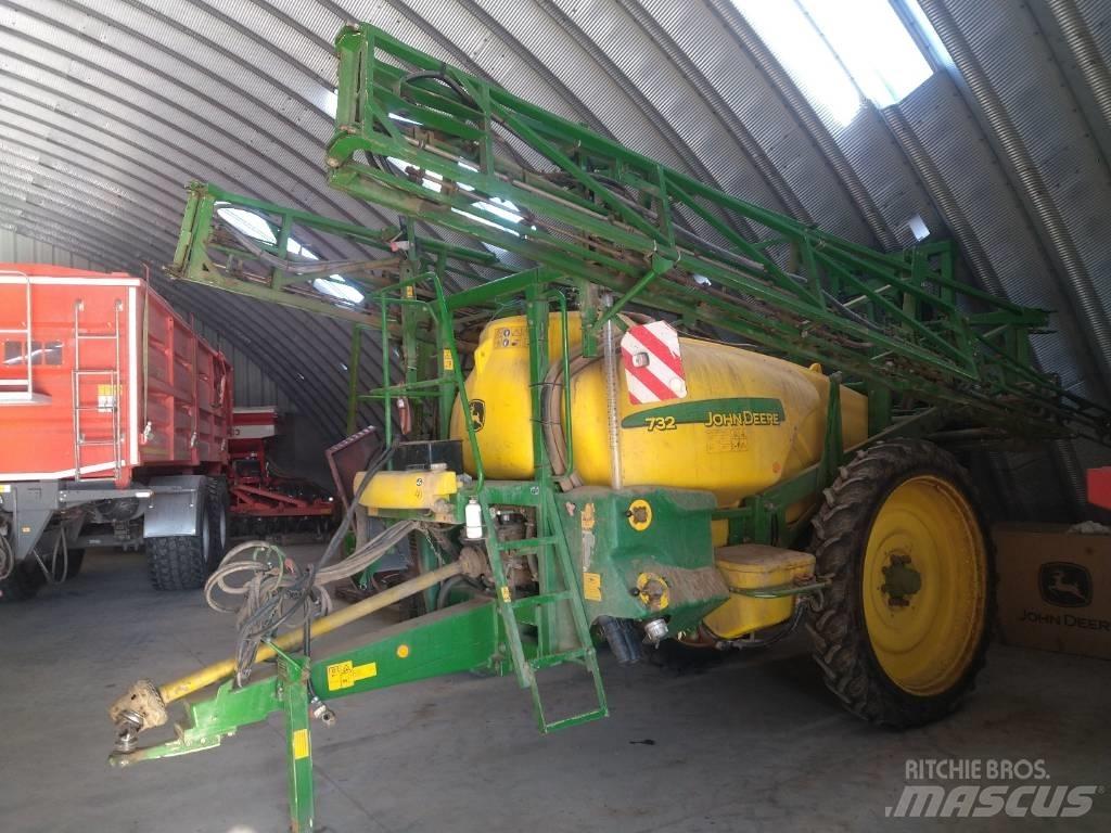 John Deere 732 Piekabināmie smidzinātāji(miglotāji)