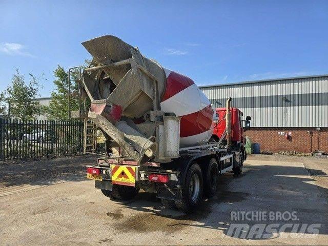 Scania P 320 Betonvedēji