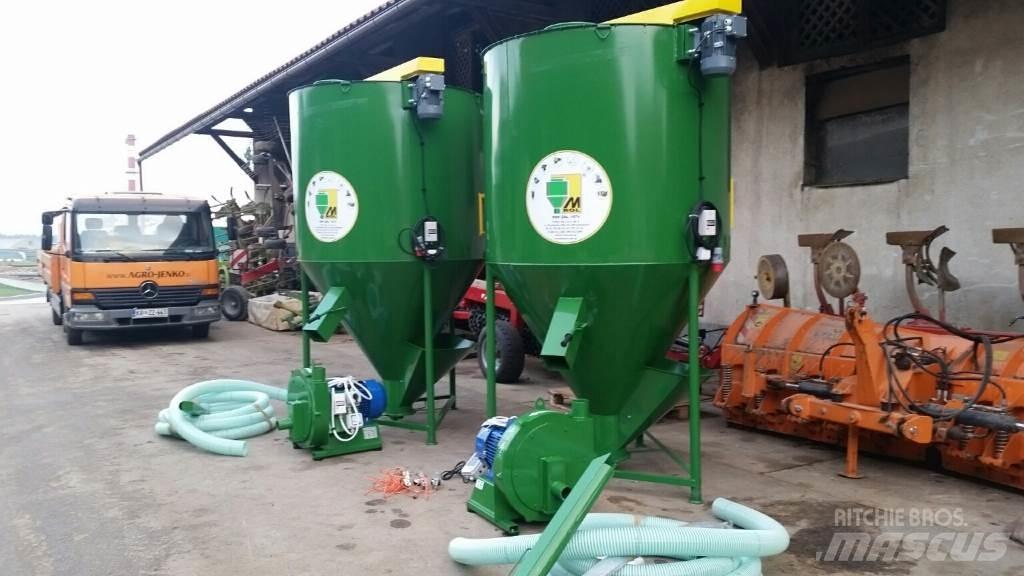  M-Rol 2000 kg Skābbarības atgriezēji/skābbarības bedres