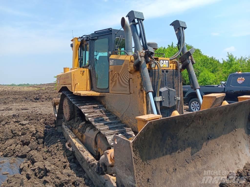 CAT D 6 T XL Kāpurķēžu buldozeri