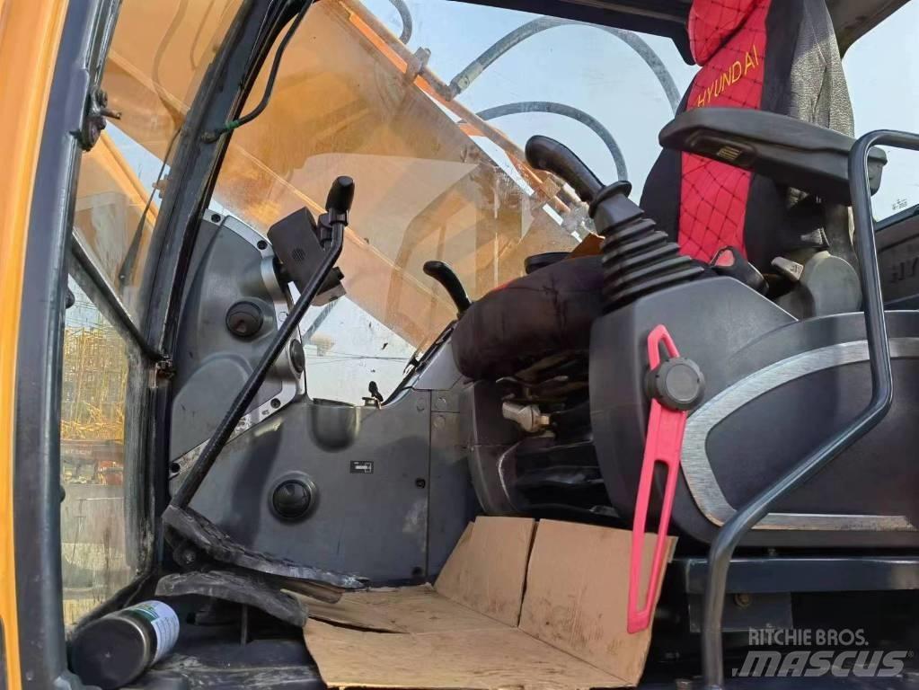 Hyundai 30 L-9 A Kāpurķēžu ekskavatori