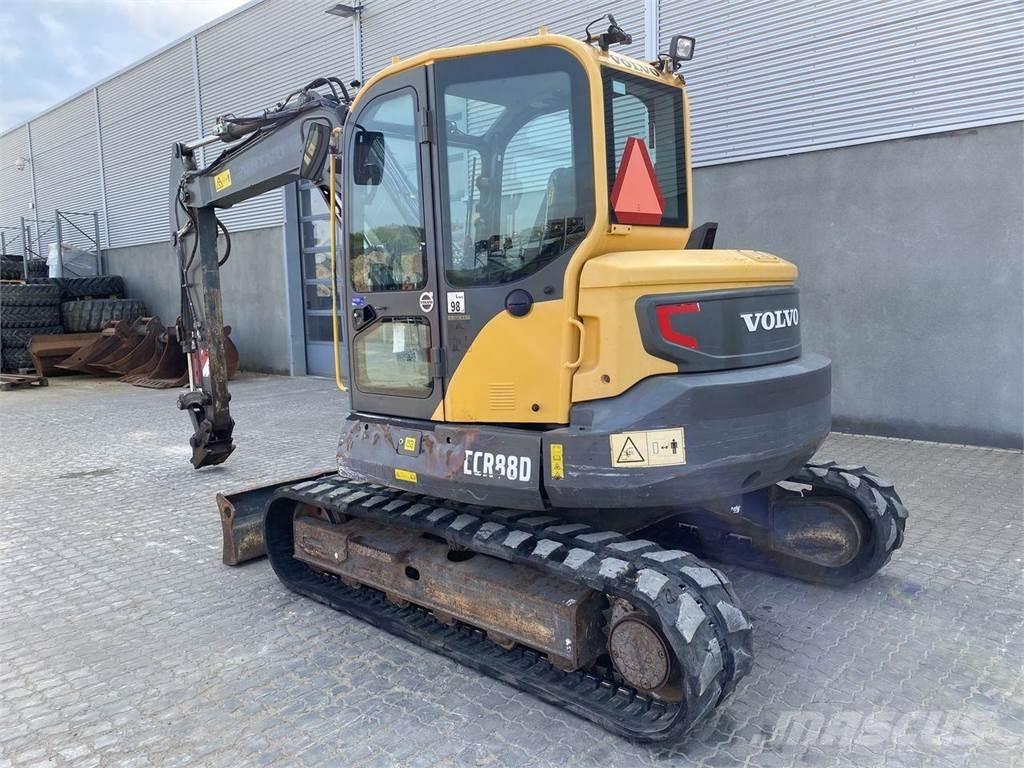 Volvo ECR88 Ekskavatori uz riteņiem
