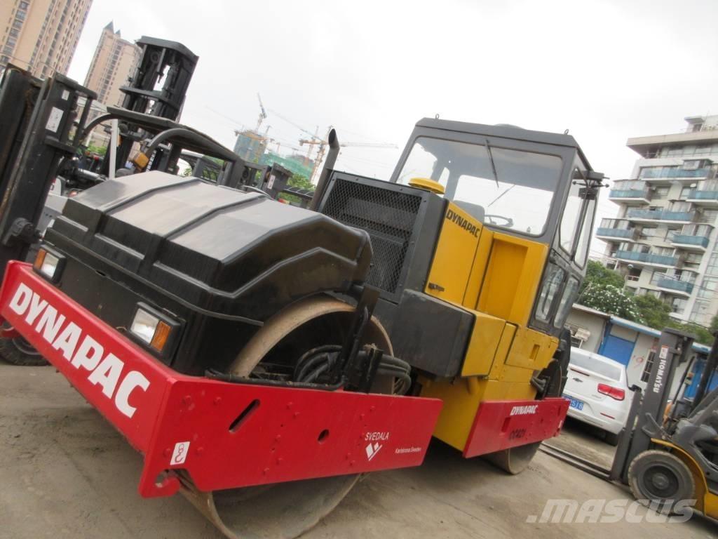 Dynapac CC 421 Divvalču grunts veltņi