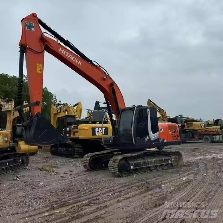 Hitachi ZX200 Kāpurķēžu ekskavatori