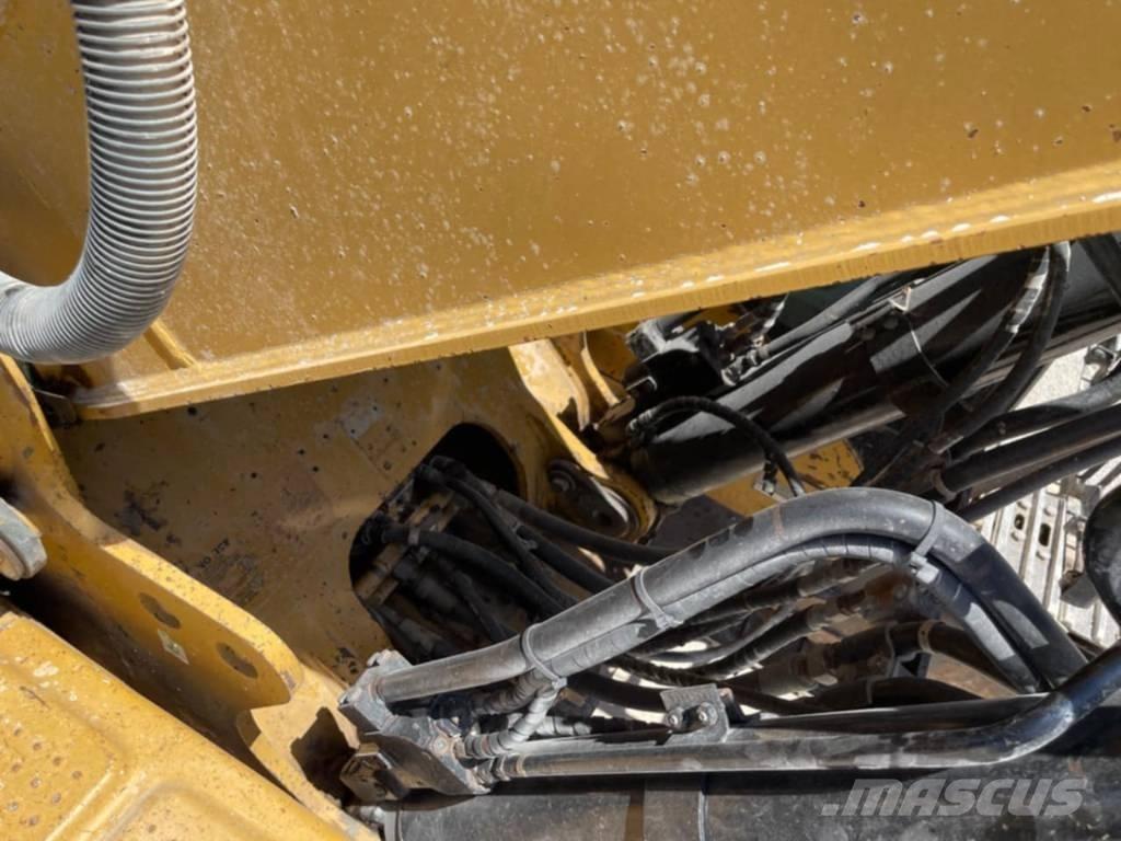 CAT 330 D LN Kāpurķēžu ekskavatori