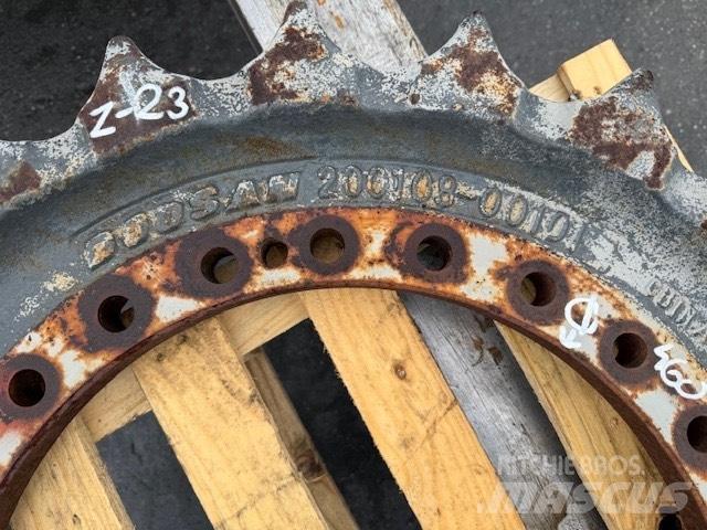 Doosan KOŁO NAPĘDOWE Sliedes, ķēdes un šasija