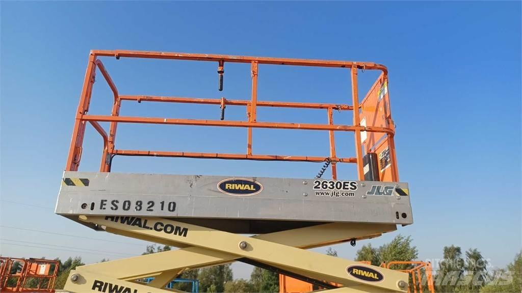 JLG 2630ES Šķerveida pacēlāji