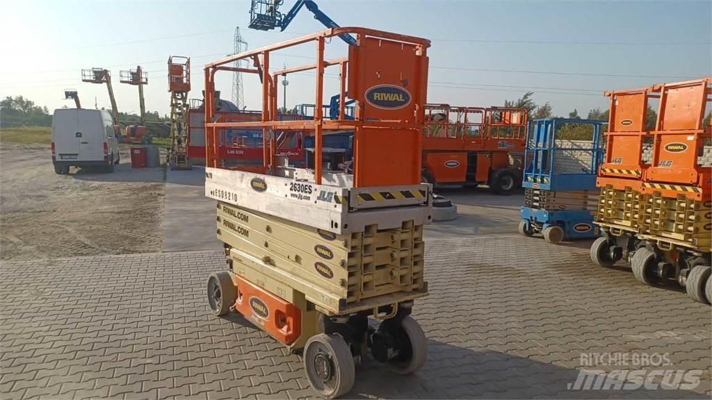 JLG 2630ES Šķerveida pacēlāji