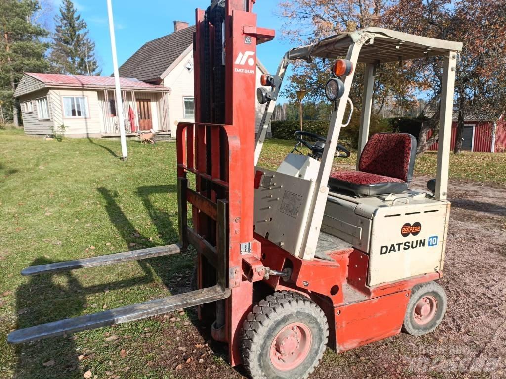 Datsun 10 Elektriskie iekrāvēji