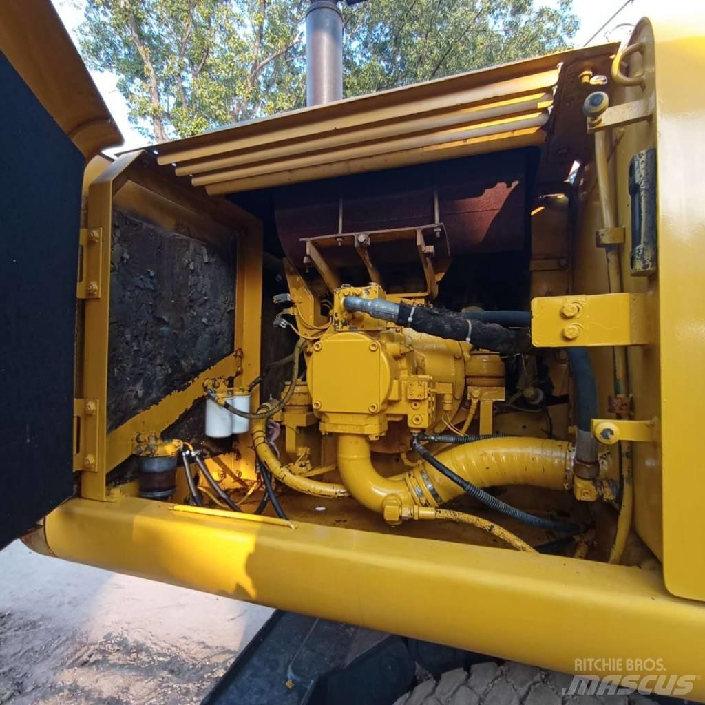 Komatsu PC150W-6 Ekskavatori uz riteņiem