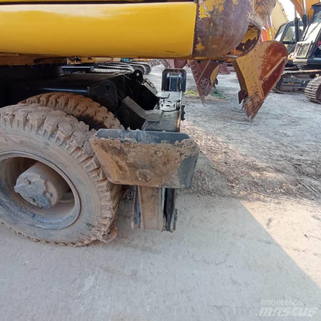 Komatsu PC150W-6 Ekskavatori uz riteņiem