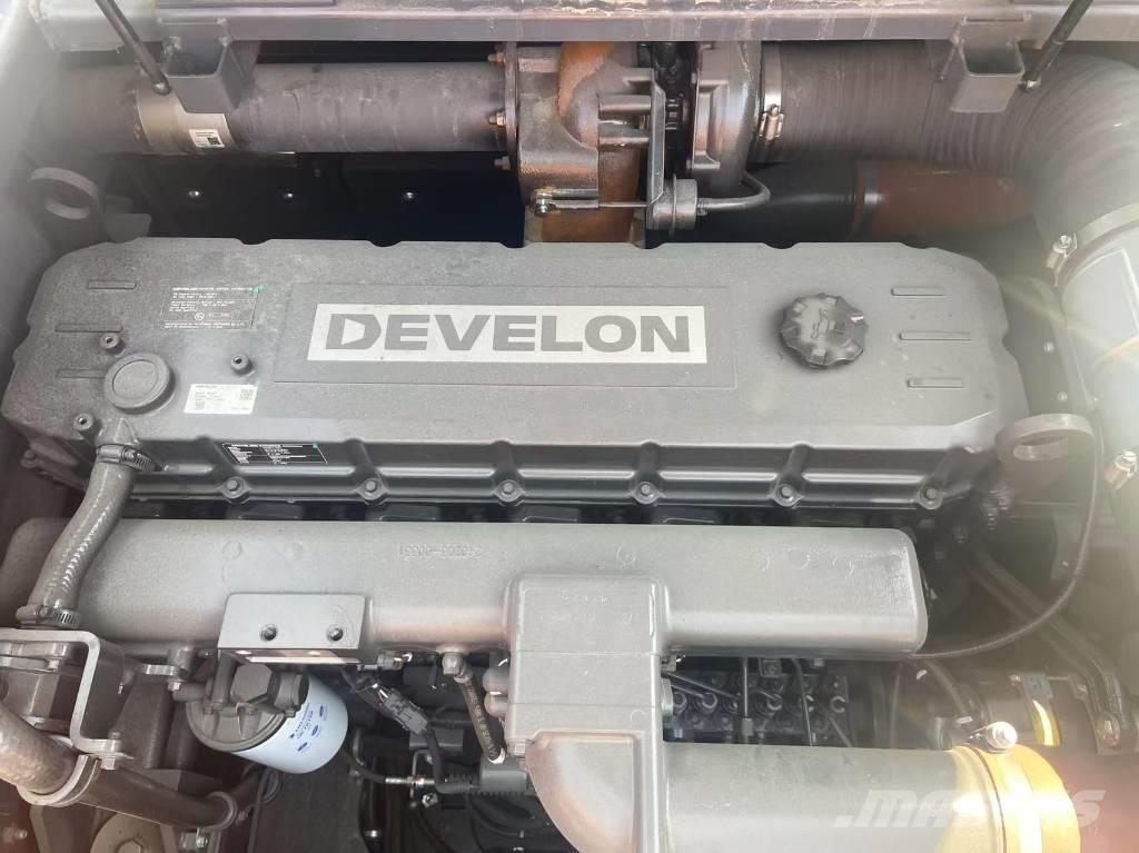 Develon DX 450 Kāpurķēžu ekskavatori