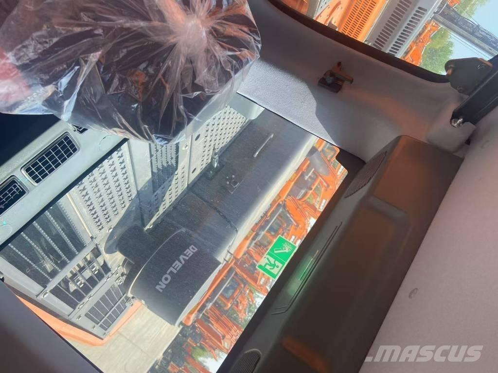 Develon DX 450 Kāpurķēžu ekskavatori