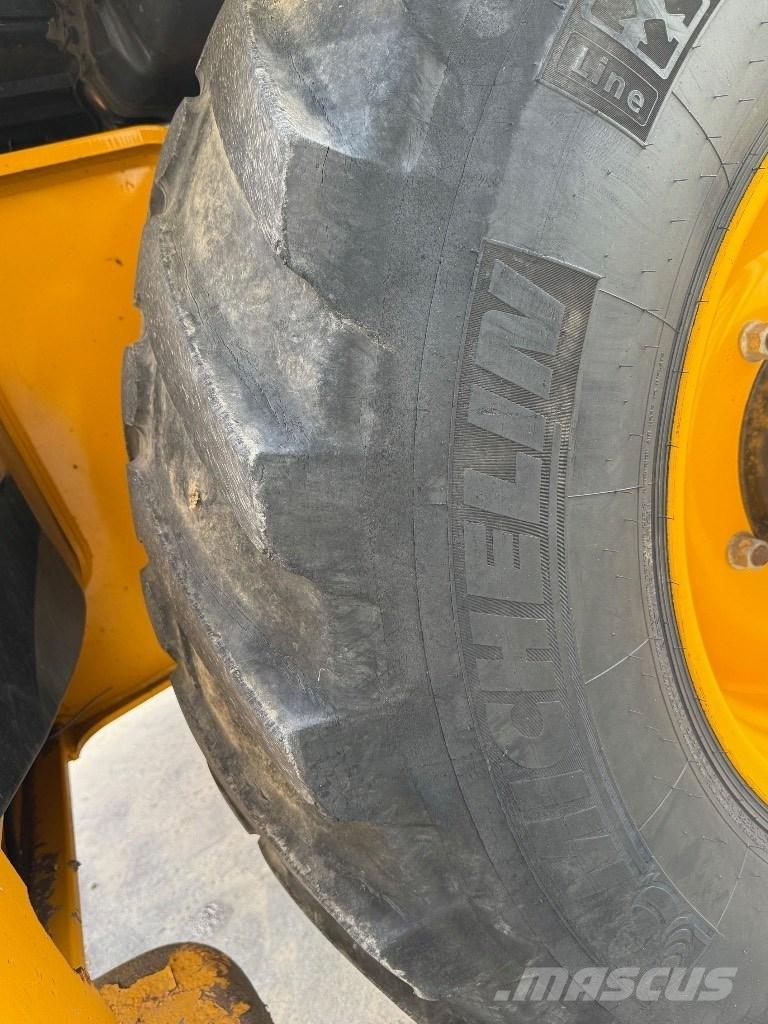 JCB 3 CX Ekskavatori-iekrāvēji