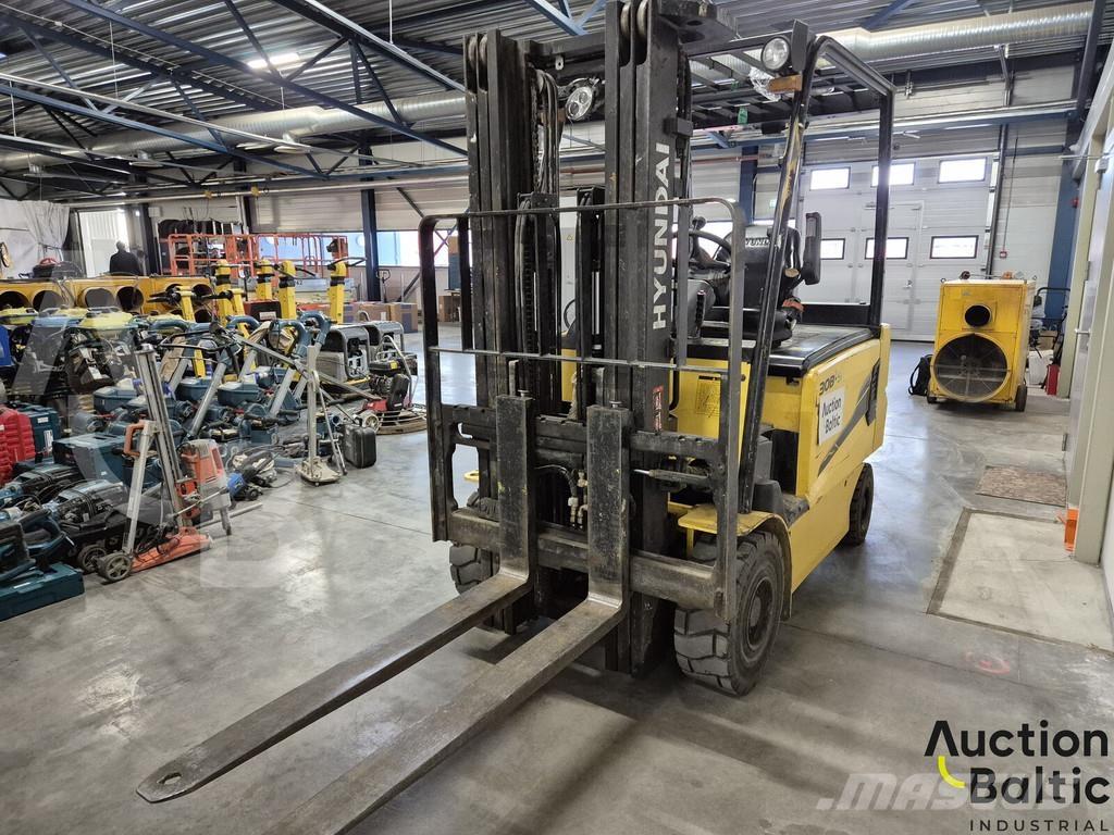 Hyundai 30B-9 Elektriskie iekrāvēji