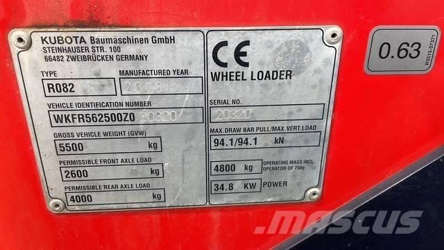 Kubota R082 Iekrāvēji uz riteņiem