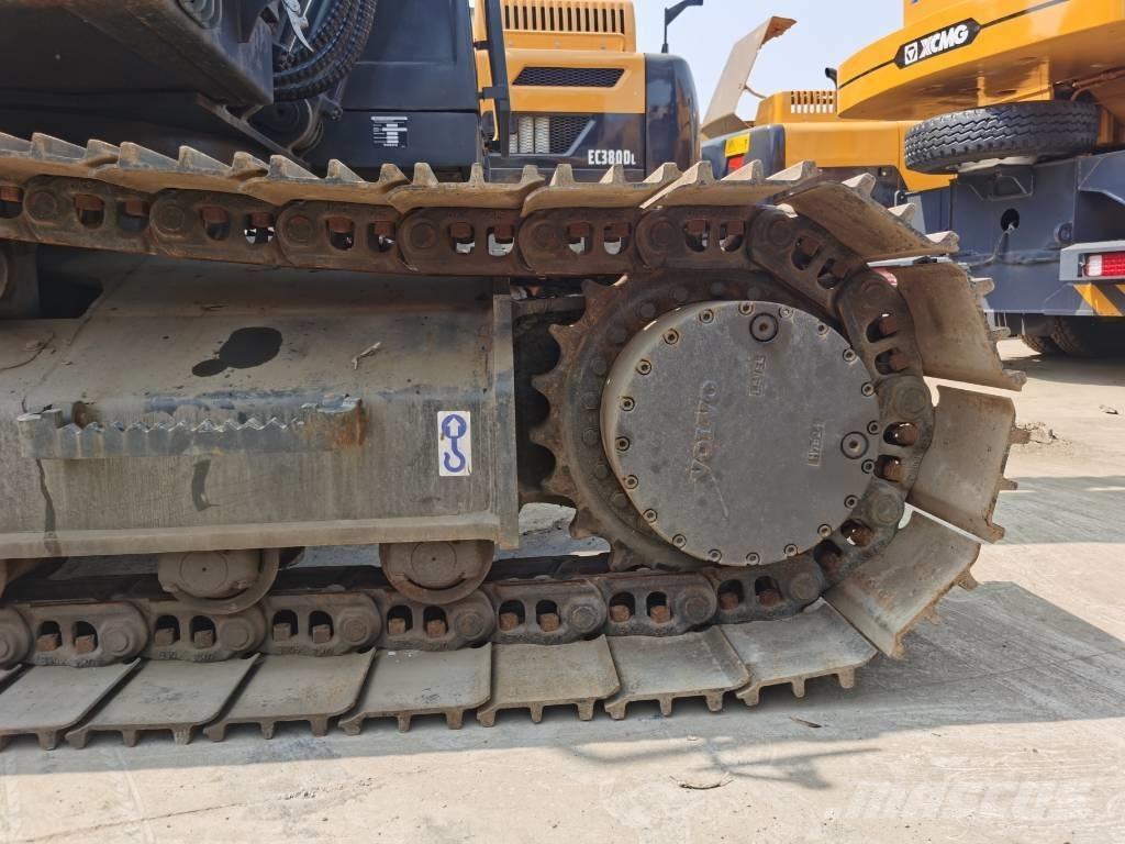 Volvo EC 220 Kāpurķēžu ekskavatori