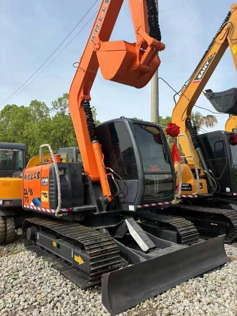 Hitachi ZX 70 Kāpurķēžu ekskavatori