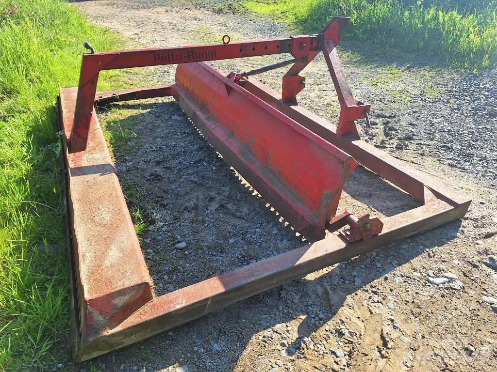 Runni Peltolana 300 Greideri