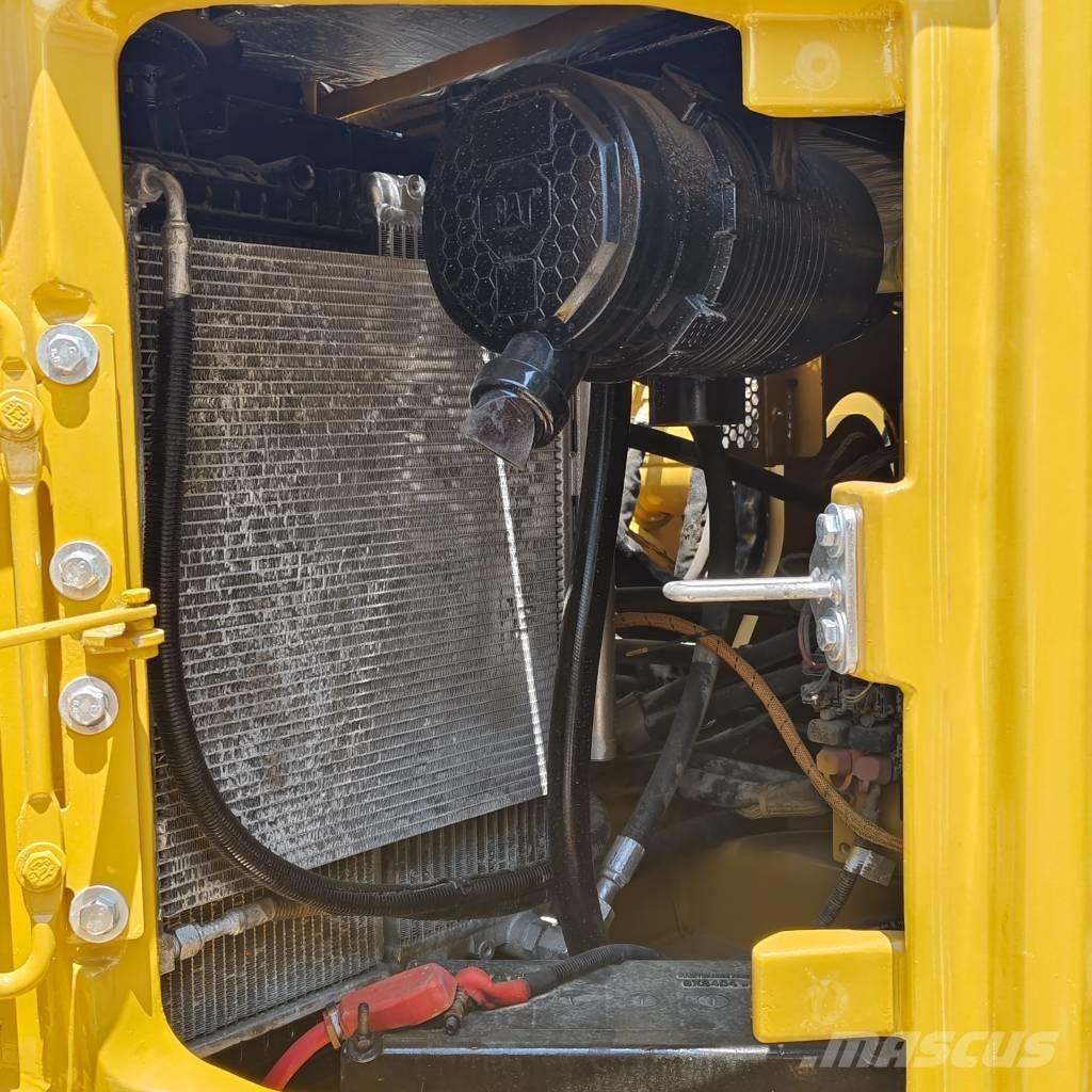 CAT 310 Kāpurķēžu ekskavatori