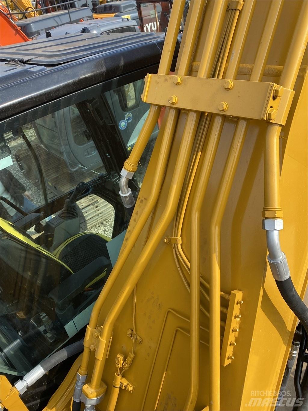 CAT 320 Kāpurķēžu ekskavatori