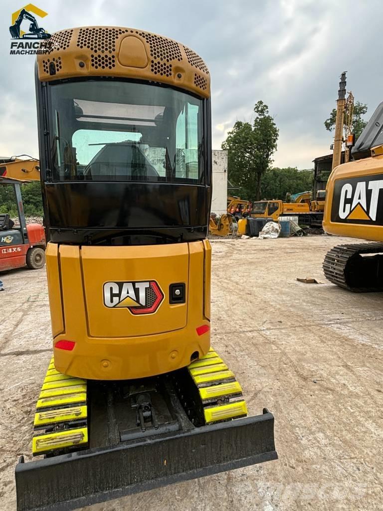 CAT 302 Mini ekskavatori < 7 t