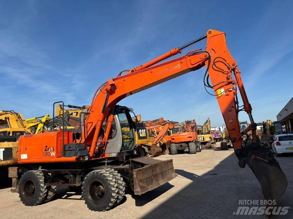 Hitachi ZX 130 W Ekskavatori uz riteņiem