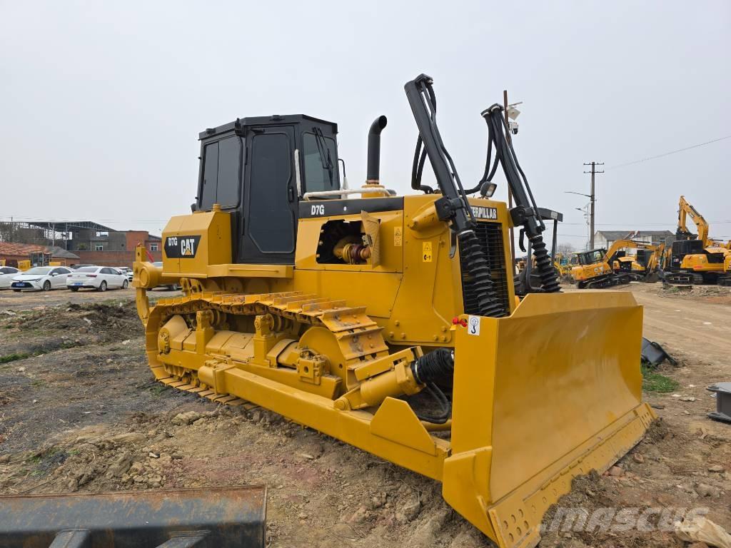 CAT D7G Kāpurķēžu buldozeri