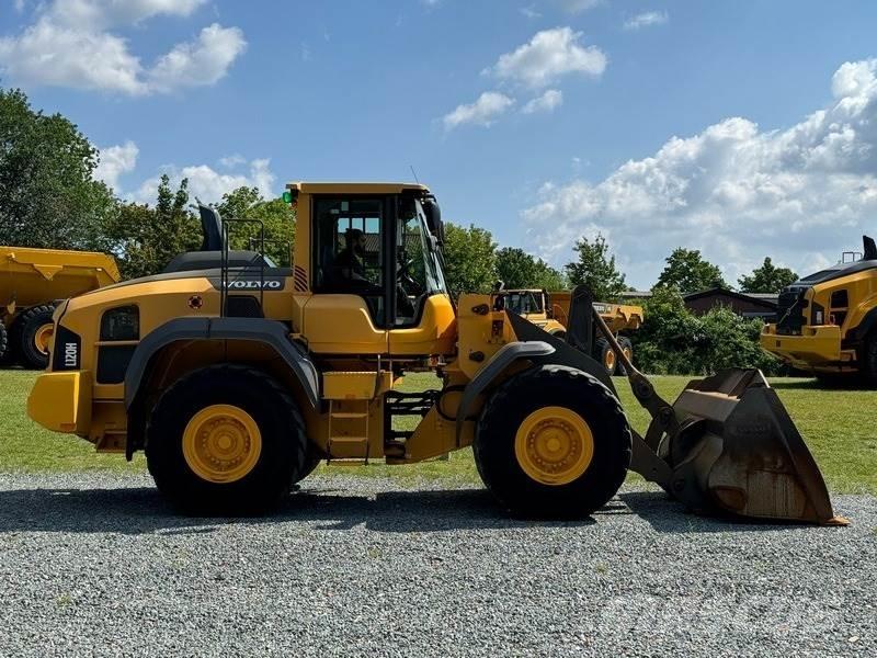 Volvo L 120 H Iekrāvēji uz riteņiem
